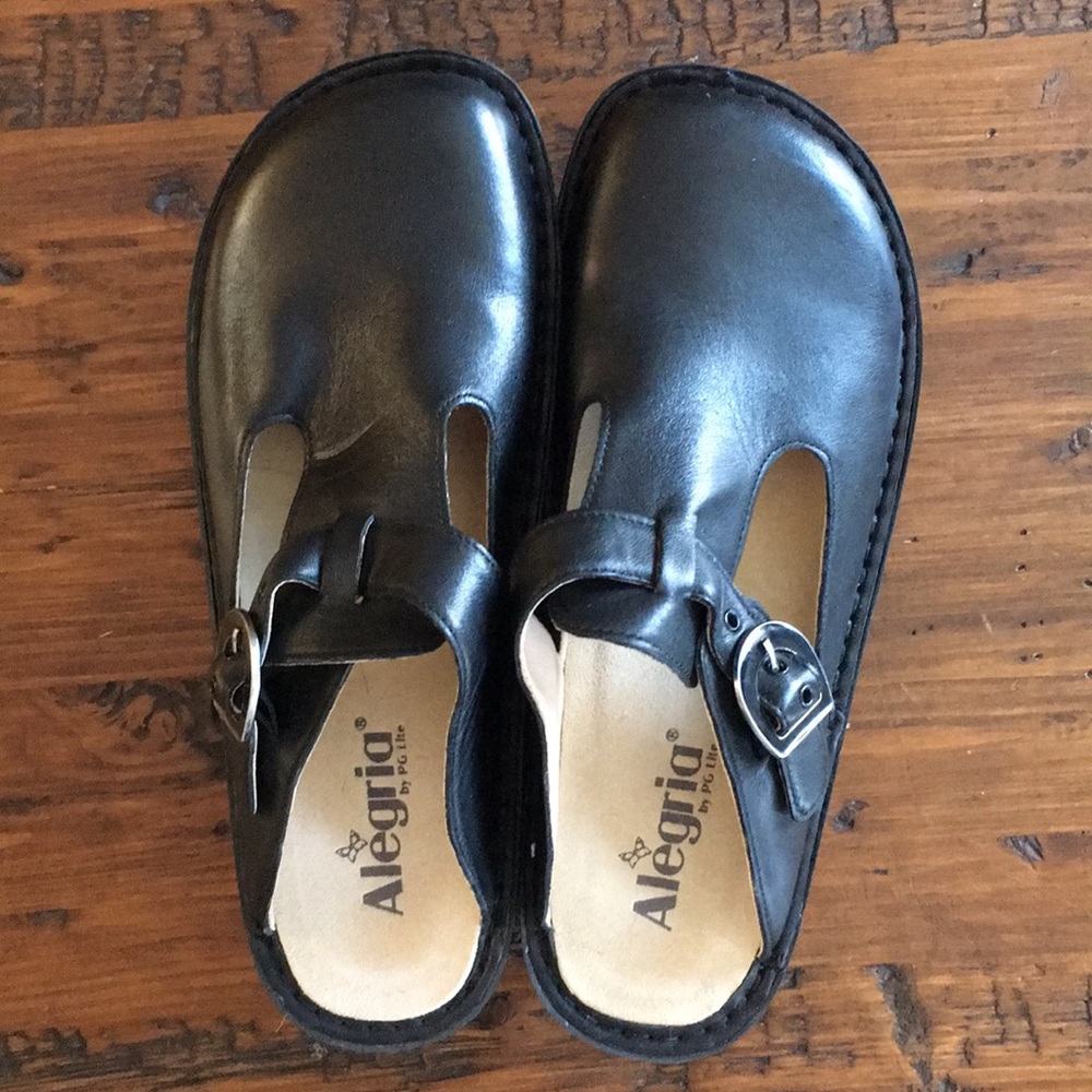 Alegria clogs
